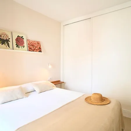 Minimalist Canteras